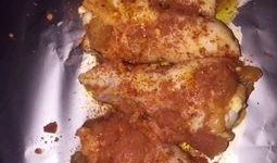 摆摊烤鸡腿爆料视频,美味诱惑引众人排队品尝